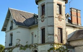 Chateau De Moulede